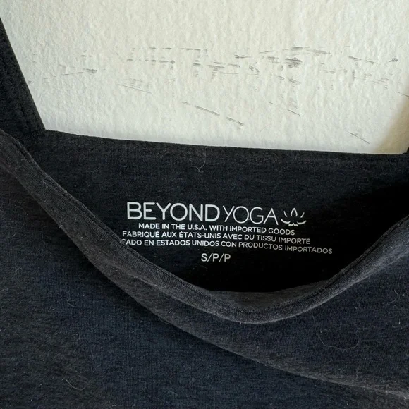 Beyond yoga cropped space dye bra